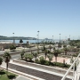 fotografia do jardim das oliveiras no ccb, com vista para o rio tejo